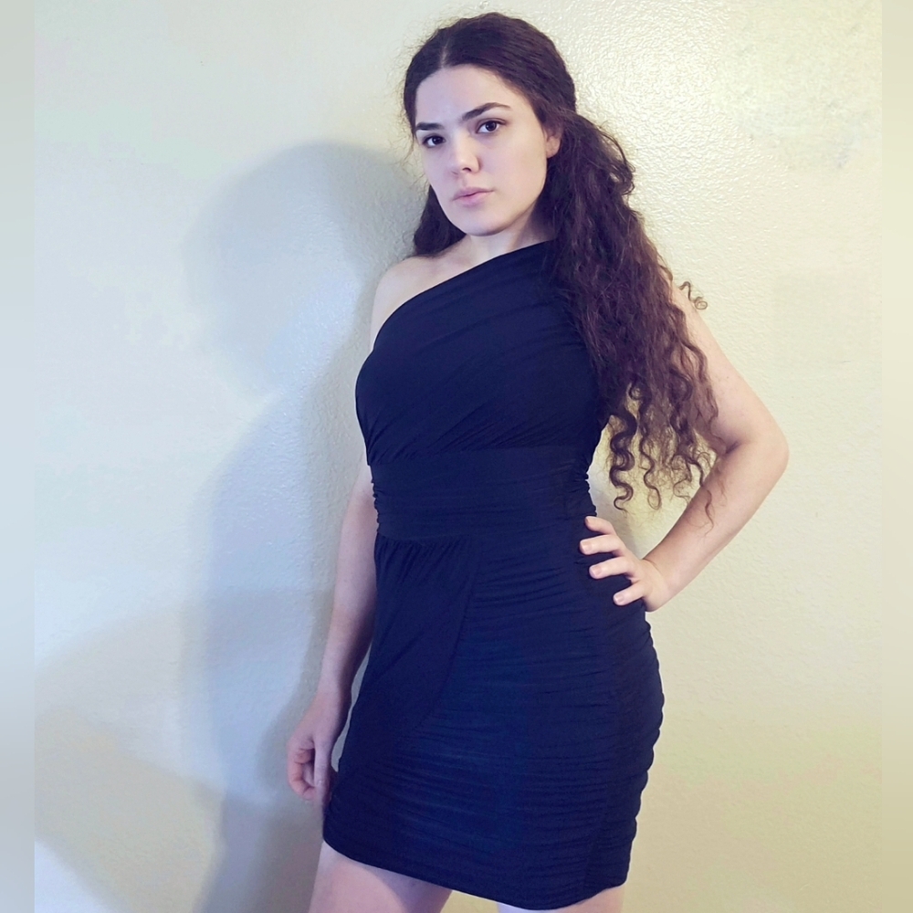 One shoulder goddess mini dress